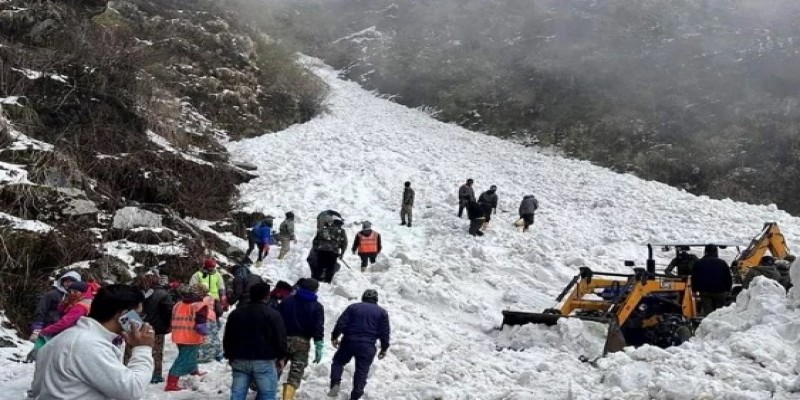 ভারতের উত্তরাখন্ডে ভারী তুষারপাত॥৪ জনের মৃত্যু, বেশ কয়েকজন নিখোঁজ