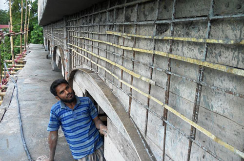 বান্দরবানে সরকারী উন্নয়ন কাজে রডের পরিবর্তে বাঁশের ব্যবহার নিয়ে তোলপাড়।।   
