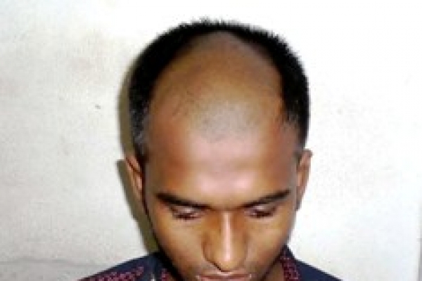 প্রধানমন্ত্রীর প্রশস্তি গেয়ে কবিতা লেখায় এক ছাত্রের মাথা ন্যাড়া করে দিল দুর্বৃত্তরা   