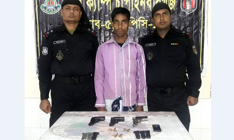 চাঁপাইনবাবগঞ্জের শিবগঞ্জে ৩ বিদেশি পিস্তলসহ এক অস্ত্রব্যবসায়ী আটক।।