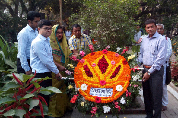 নানা আয়োজনে পল্লী কবি জসীমউদ্দীনের ৪২তম মৃত্যু বার্ষিকী পালিত।।   