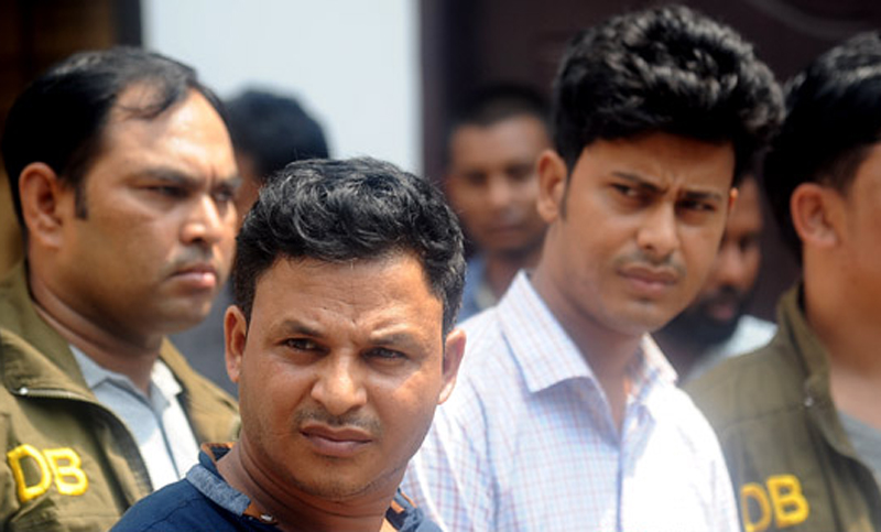 ত্রিশ লাখ টাকার জাল নোটসহ চাচা-ভাতিজা আটক।।   