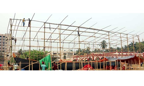 খুলনায় প্রধানমন্ত্রীর আগমন উপলক্ষ্যে চলছে প্রস্তুতি ।। তৈরী হচ্ছে ১১০ ফুট দৈর্ঘ্যের নৌকামঞ্চ।   